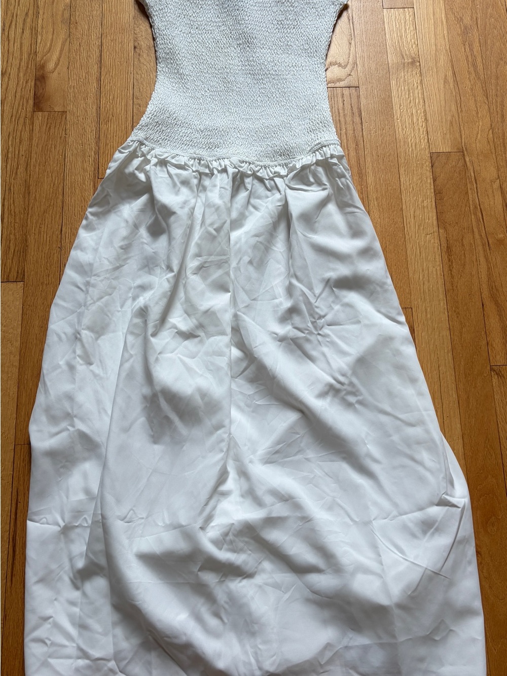 PrettyLittleThing White Smocked Bodice Maxi Dress Womens size 4 NWT